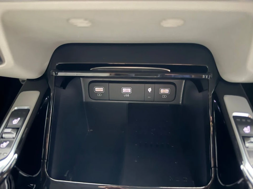 2024 Kia Sorento - Image 17 of 21