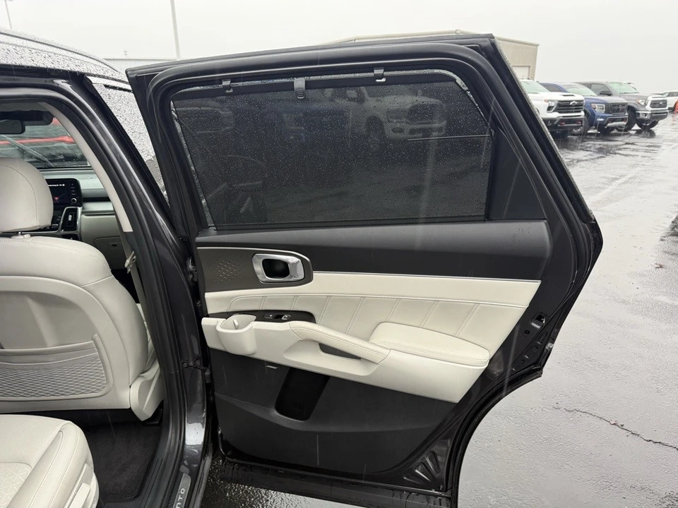 2024 Kia Sorento - Image 10 of 12