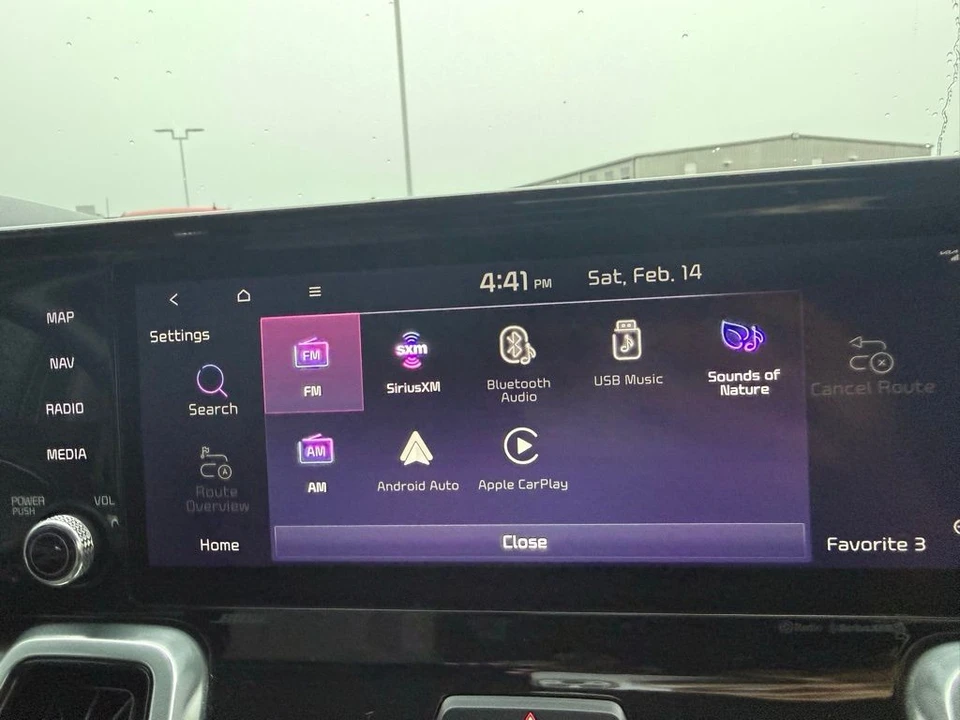 2024 Kia Sorento - Image 20 of 21