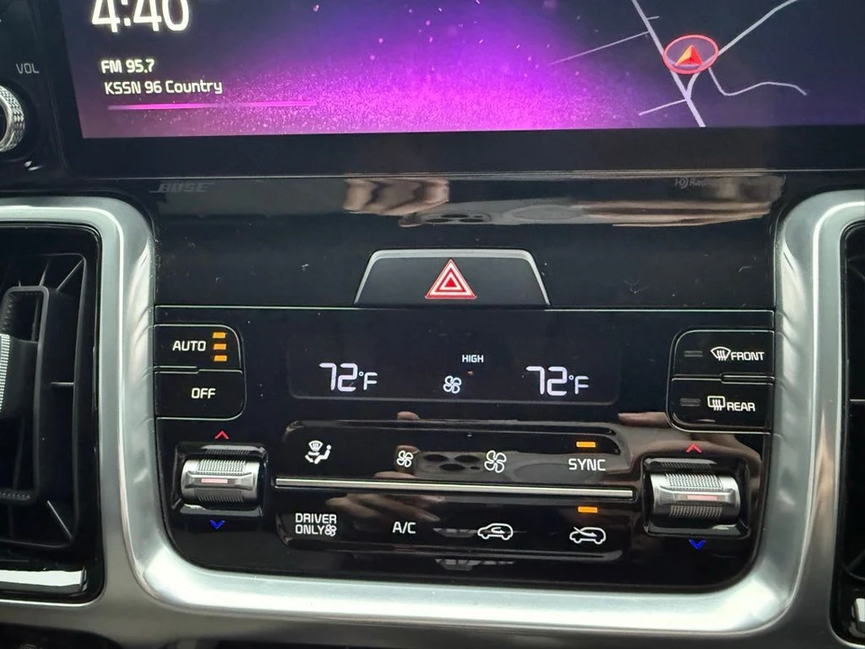 2024 Kia Sorento - Image 16 of 21