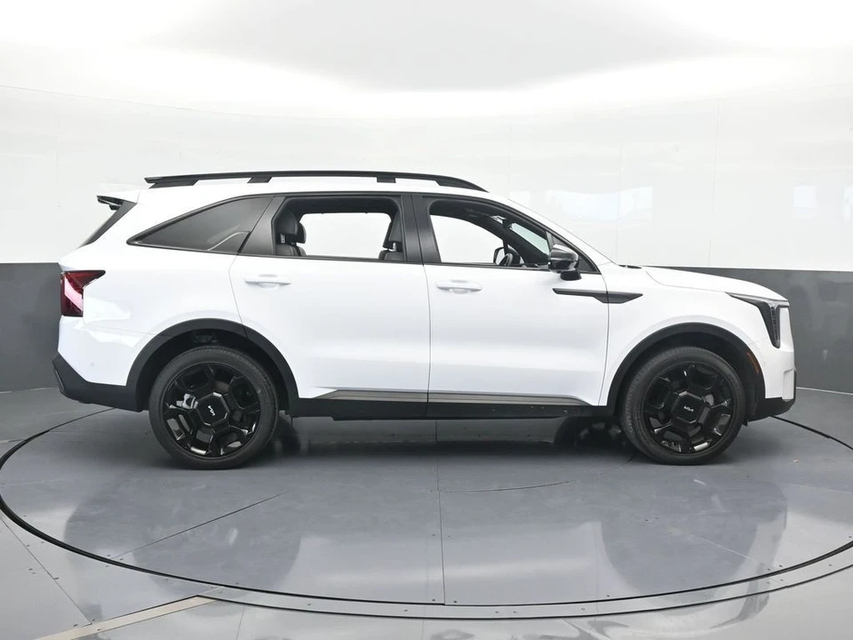 2024 Kia Sorento - Image 7 of 12