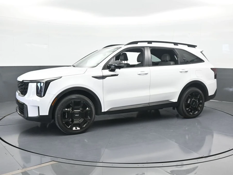 2024 Kia Sorento - Image 2 of 12