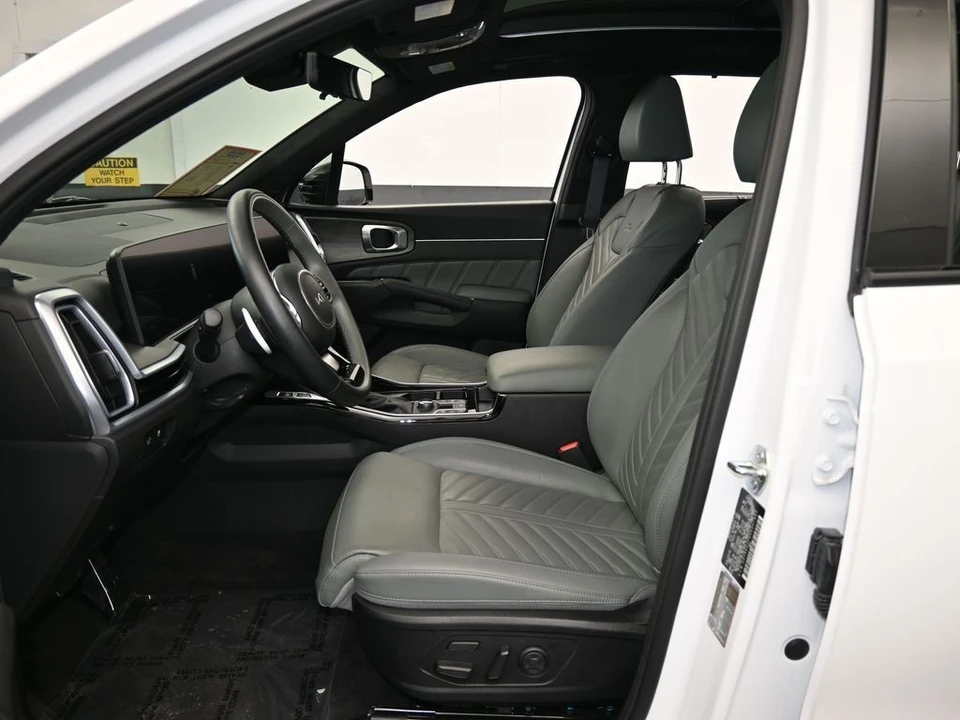 2024 Kia Sorento - Image 11 of 12