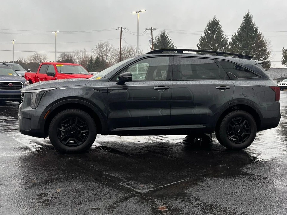 2024 Kia Sorento - Image 9 of 12