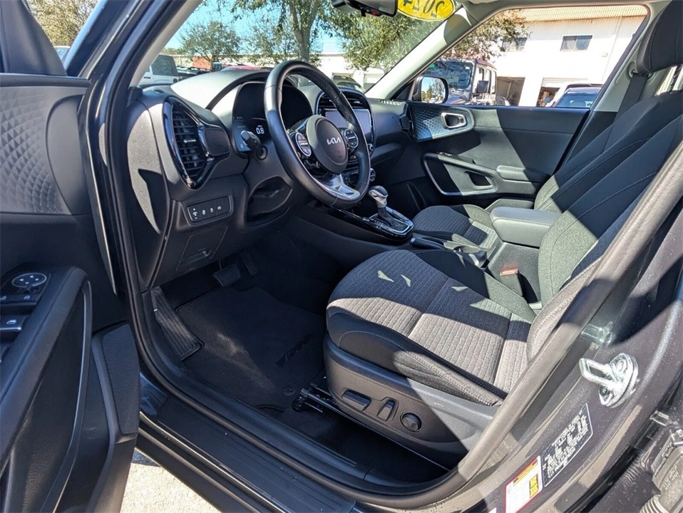 2024 Kia Soul - Image 11 of 12