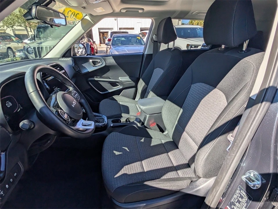 2024 Kia Soul - Image 10 of 12