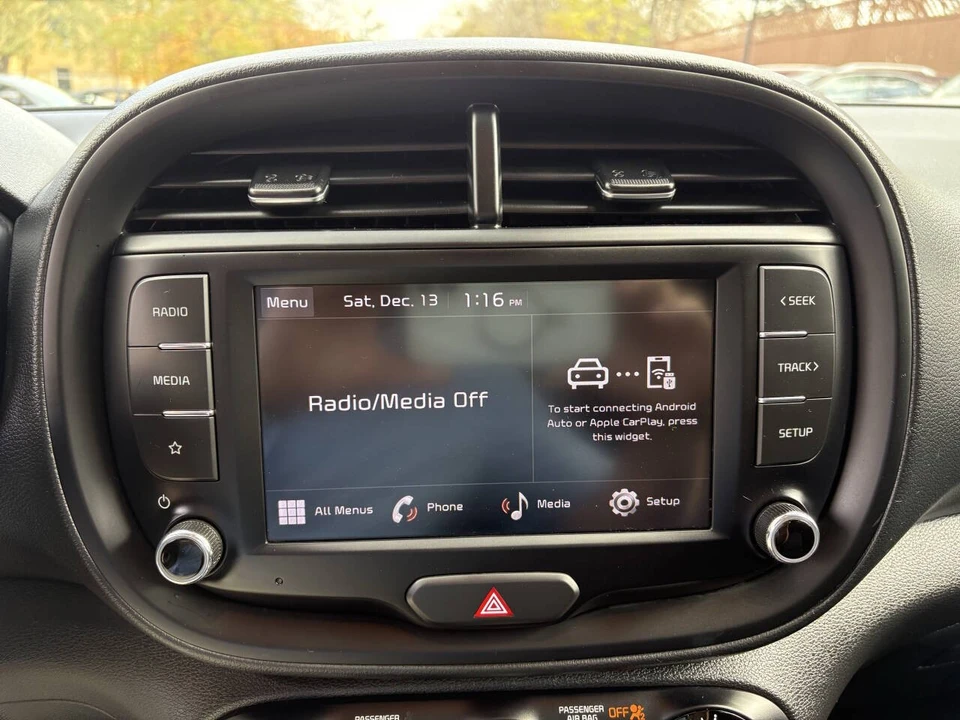 2024 Kia Soul - Image 17 of 21