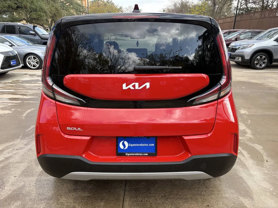 2024 Kia Soul - Image 5 of 21