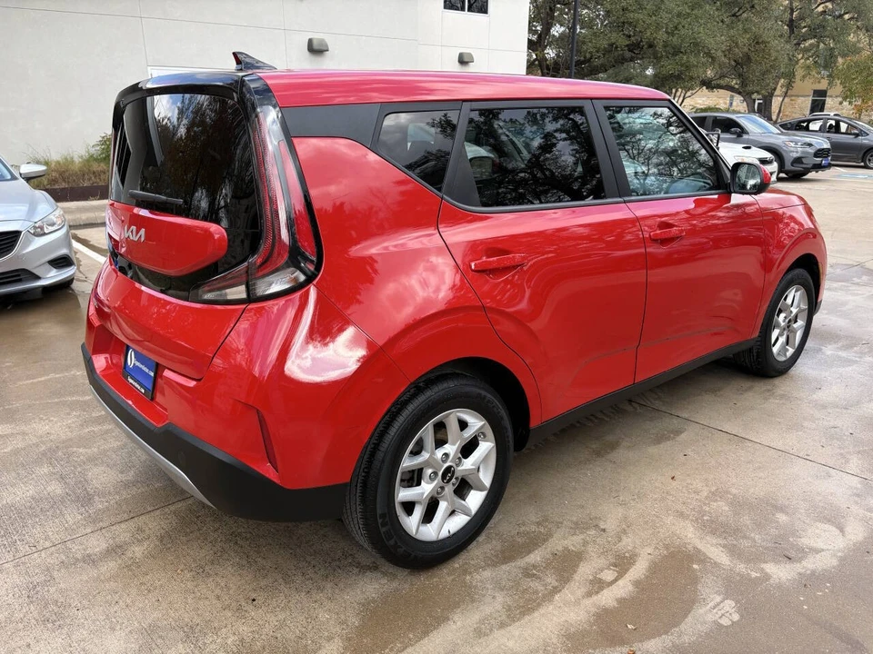 2024 Kia Soul - Image 4 of 21