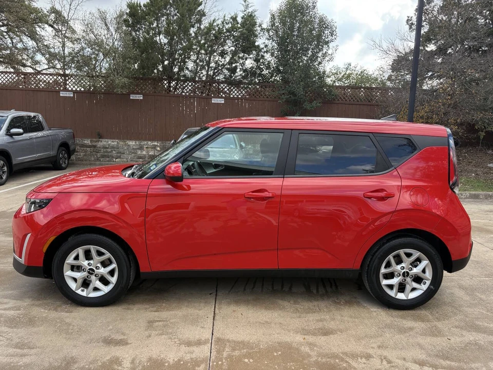 2024 Kia Soul - Image 7 of 21