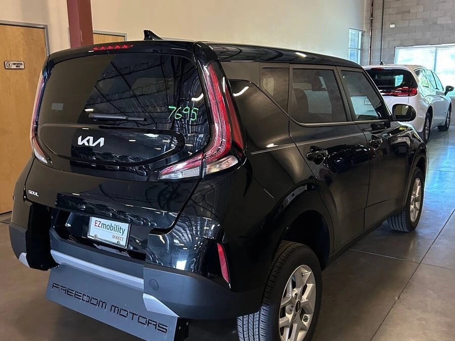 2024 Kia Soul - Image 3 of 8