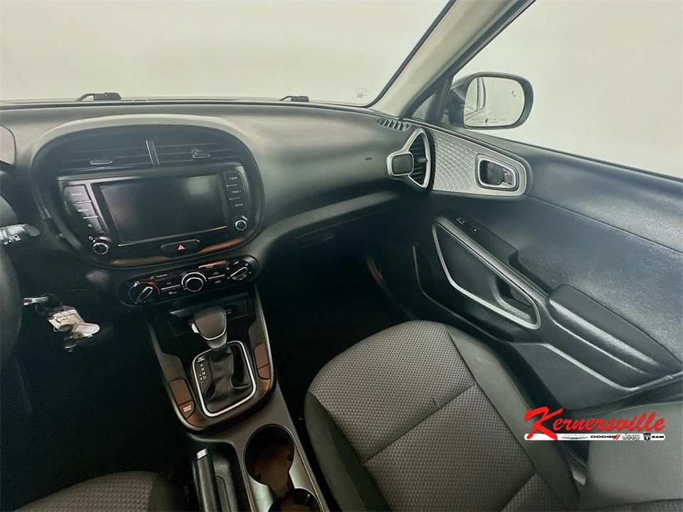 2024 Kia Soul - Image 11 of 21