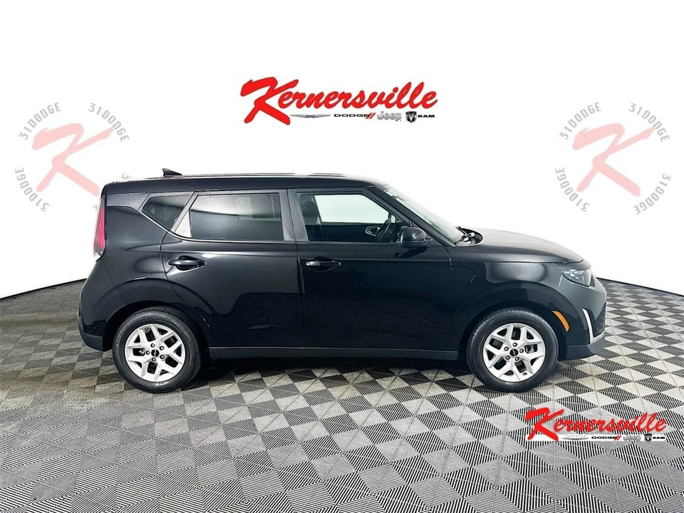 2024 Kia Soul - Image 8 of 21