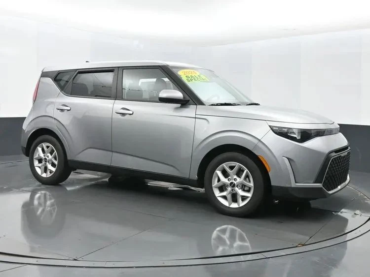 2024 Kia Soul - Image 2 of 12