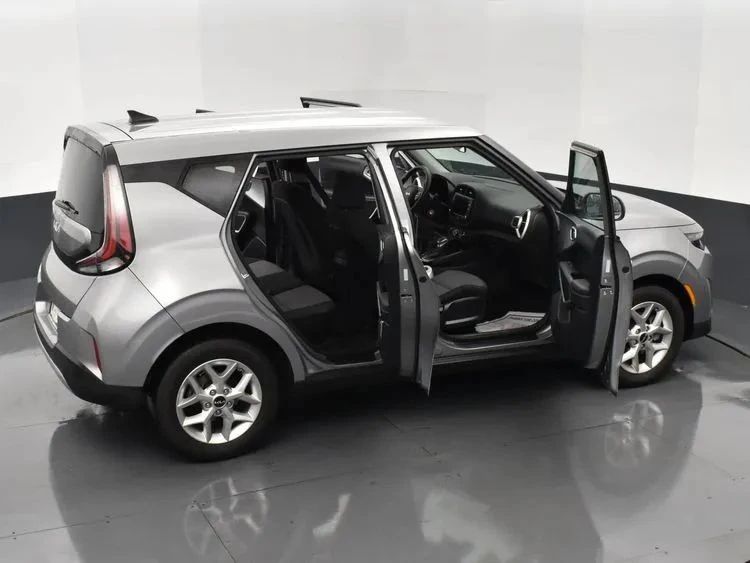 2024 Kia Soul - Image 6 of 12
