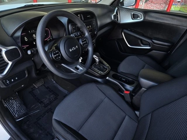 2024 Kia Soul - Image 8 of 12