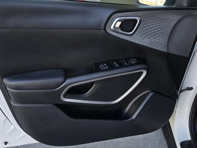 2024 Kia Soul - Image 9 of 12