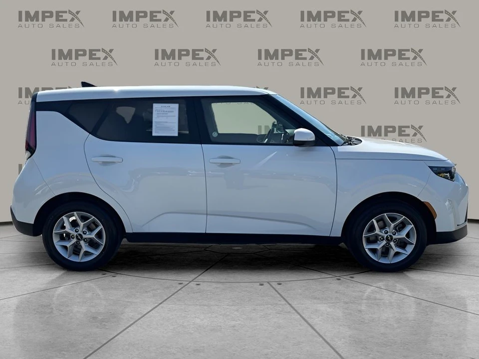 2024 Kia Soul - Image 6 of 12