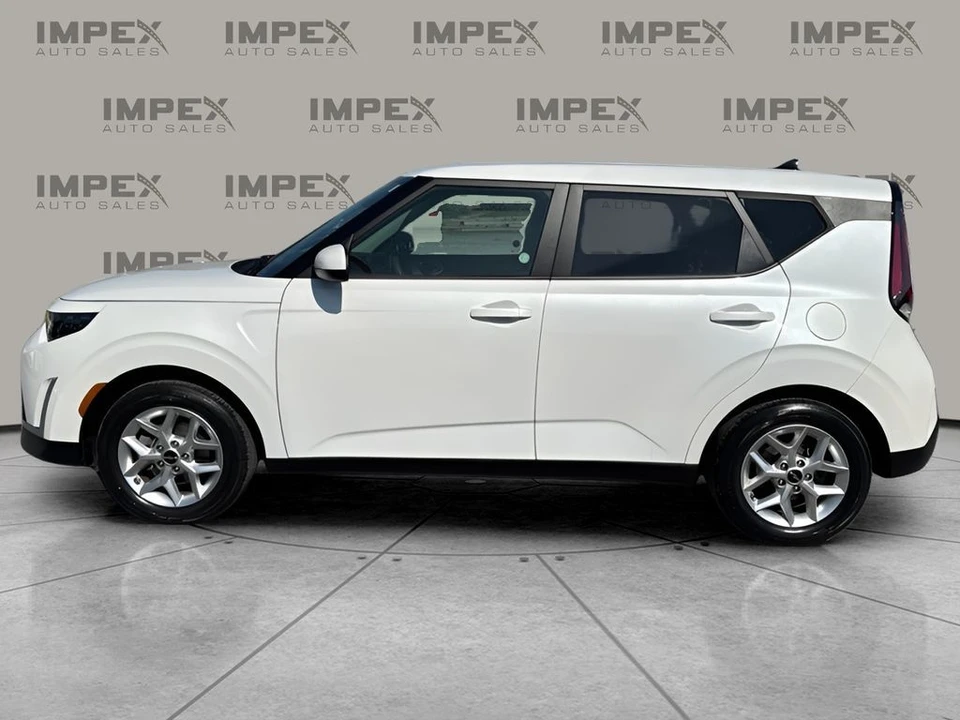2024 Kia Soul - Image 2 of 12