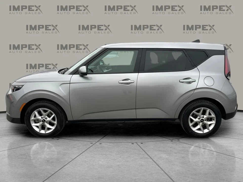2024 Kia Soul - Image 2 of 12