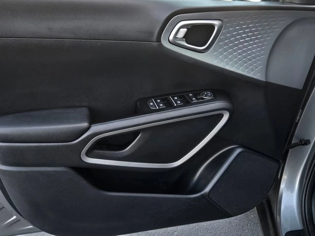 2024 Kia Soul - Image 8 of 12