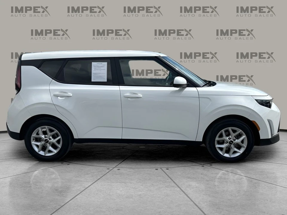 2024 Kia Soul - Image 6 of 12