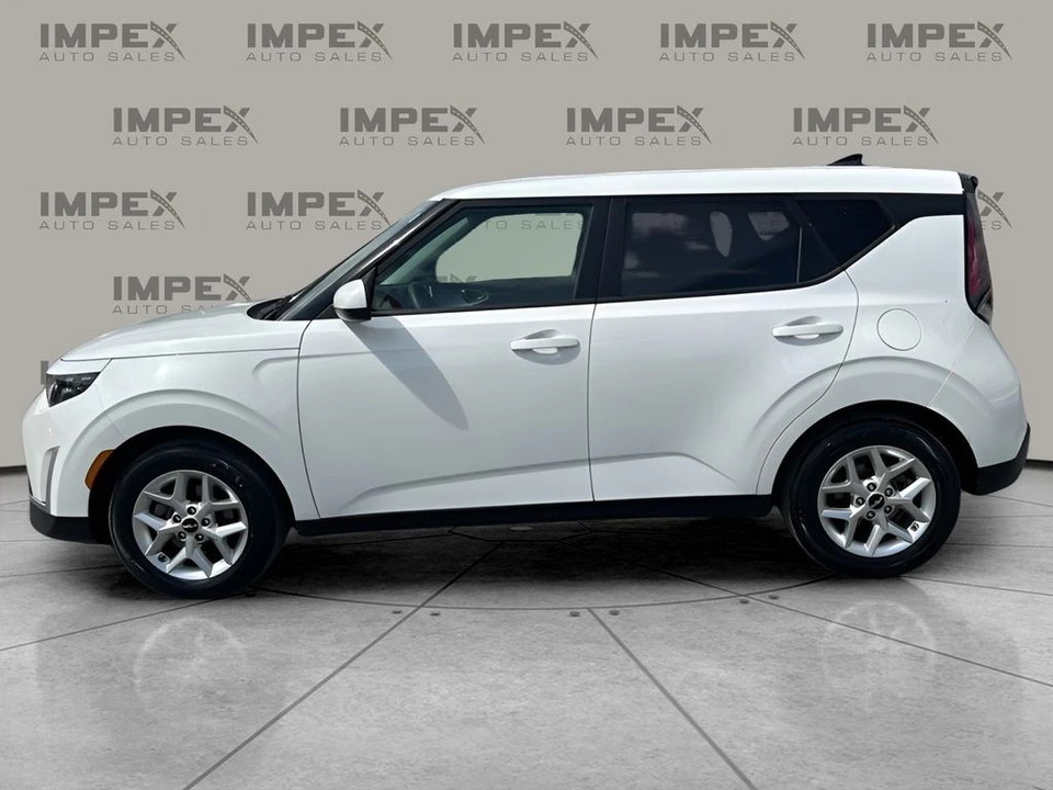 2024 Kia Soul - Image 2 of 12