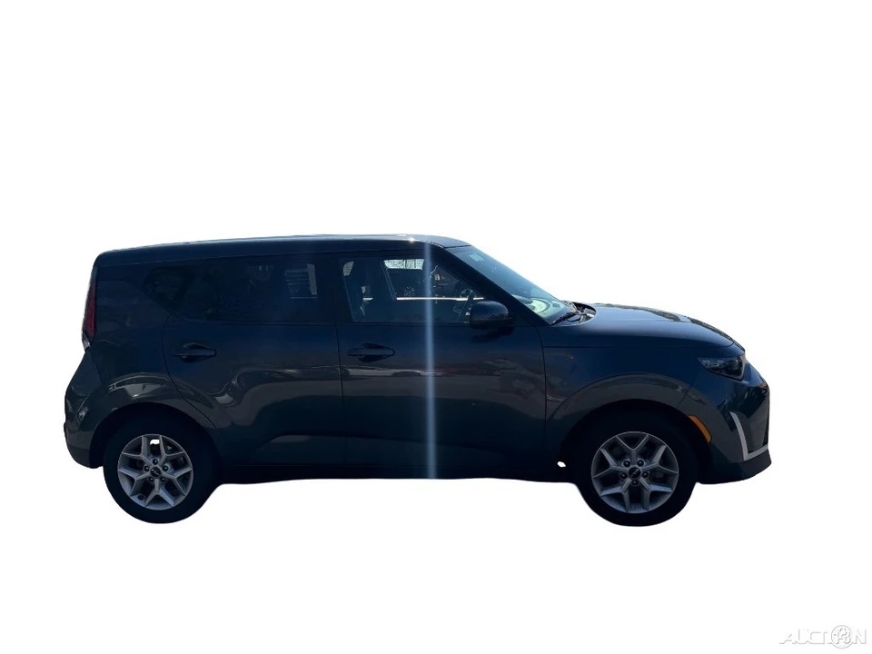 2024 Kia Soul - Image 8 of 12