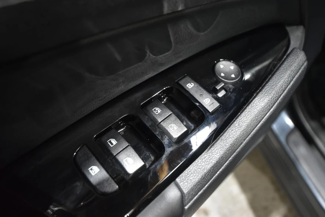 2024 Kia Sportage - Image 12 of 21