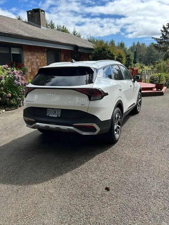 2024 Kia Sportage - Image 2 of 4