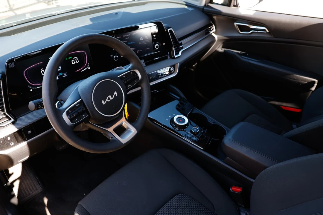 2024 Kia Sportage - Image 5 of 12