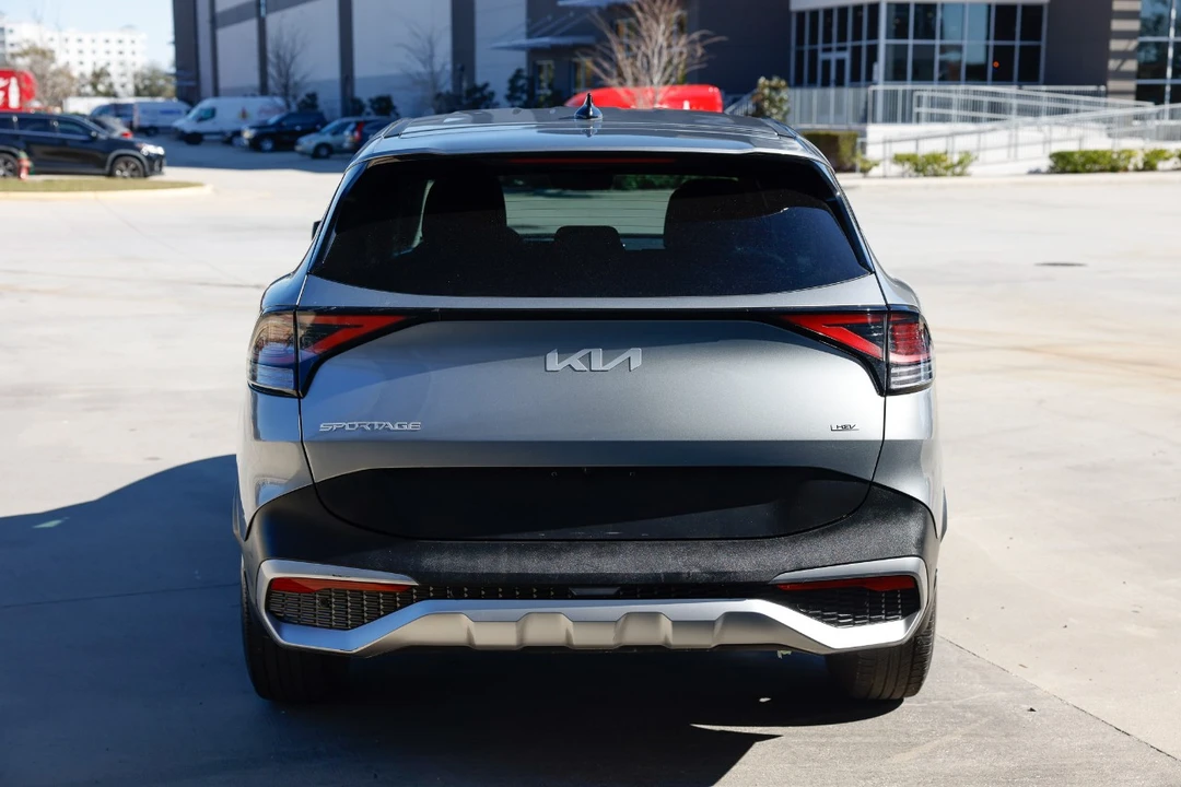 2024 Kia Sportage - Image 10 of 12