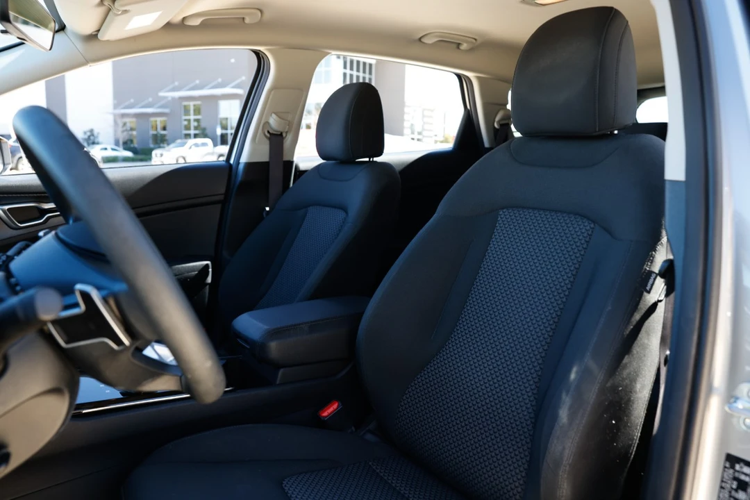 2024 Kia Sportage - Image 7 of 12