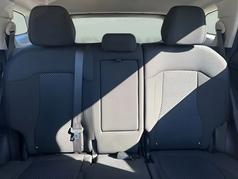 2024 Kia Sportage - Image 10 of 12