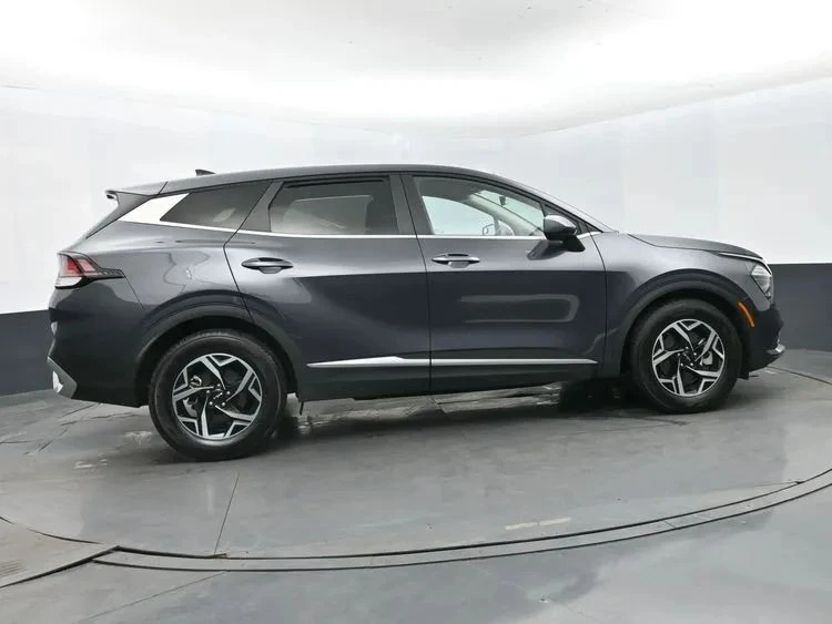 2024 Kia Sportage - Image 4 of 12