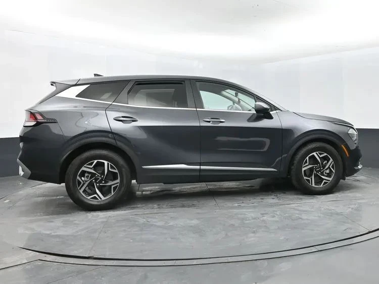 2024 Kia Sportage - Image 4 of 12