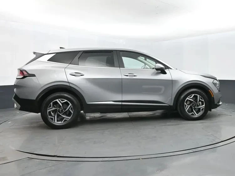 2024 Kia Sportage - Image 4 of 12