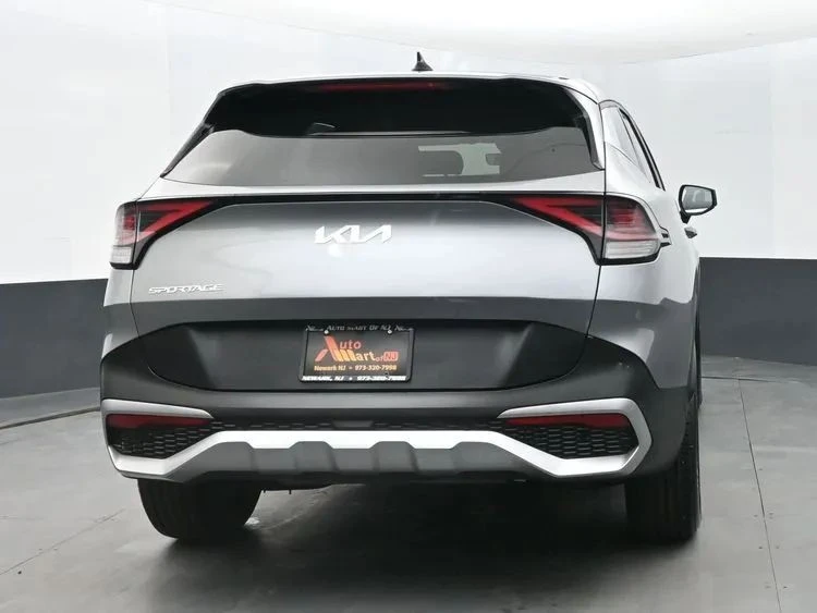 2024 Kia Sportage - Image 8 of 12