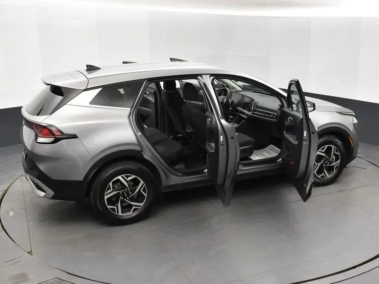 2024 Kia Sportage - Image 6 of 12