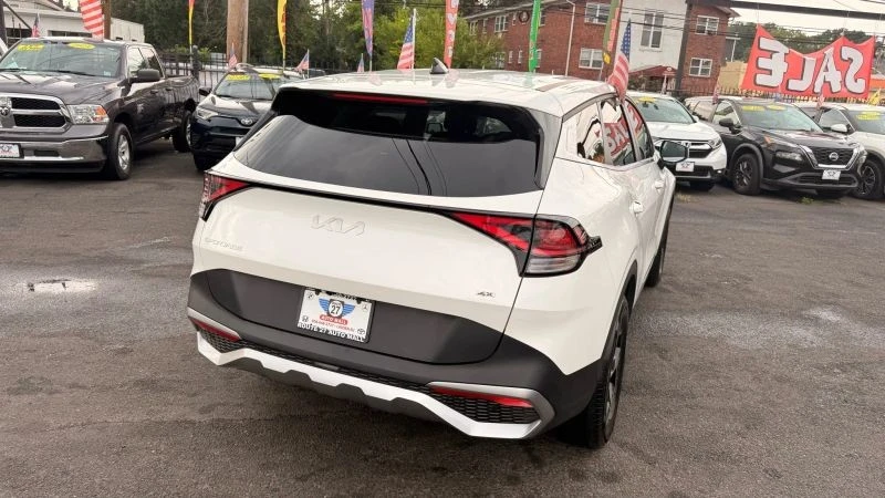 2024 Kia Sportage - Image 7 of 12