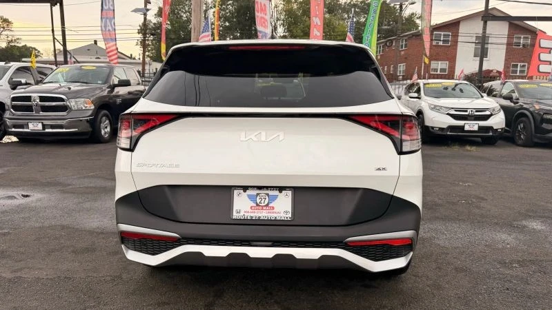 2024 Kia Sportage - Image 6 of 12