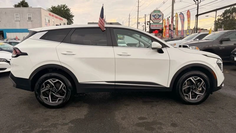 2024 Kia Sportage - Image 11 of 12