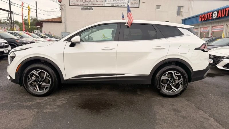 2024 Kia Sportage - Image 10 of 12
