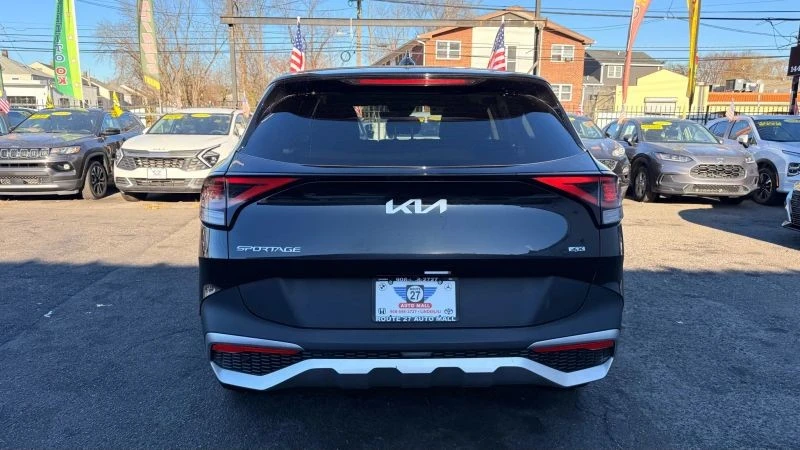 2024 Kia Sportage - Image 6 of 12