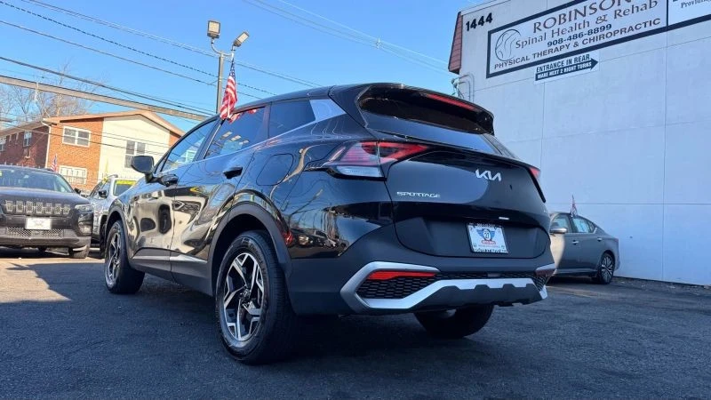 2024 Kia Sportage - Image 9 of 12