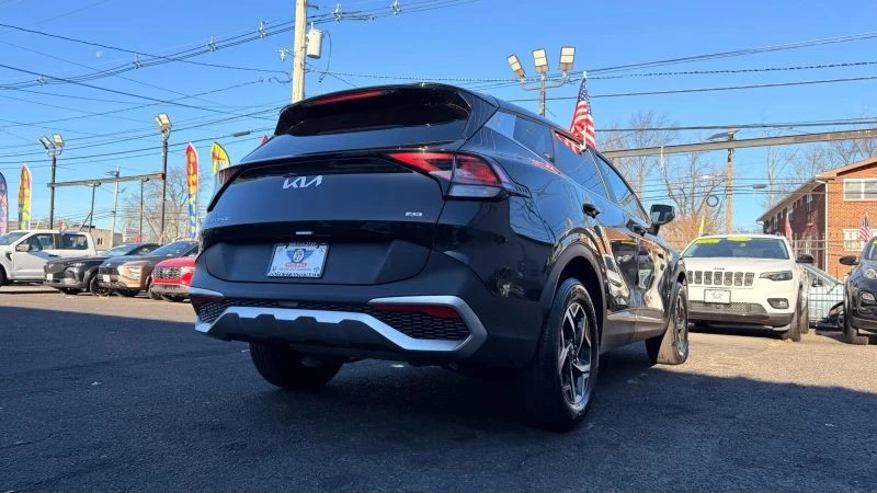 2024 Kia Sportage - Image 8 of 12