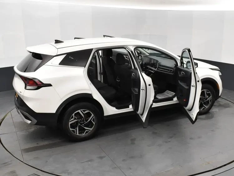 2024 Kia Sportage - Image 6 of 12