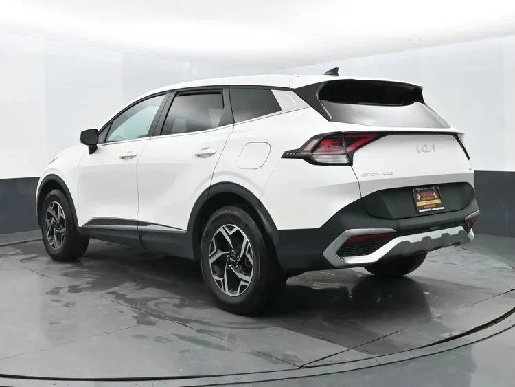 2024 Kia Sportage - Image 9 of 12