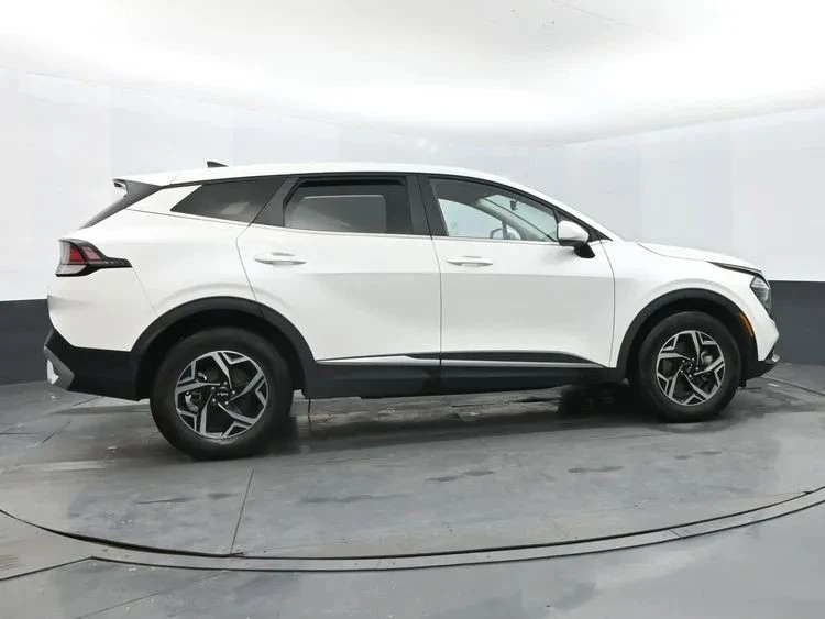 2024 Kia Sportage - Image 4 of 12