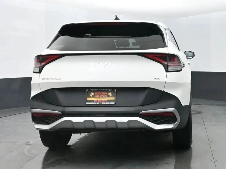 2024 Kia Sportage - Image 8 of 12